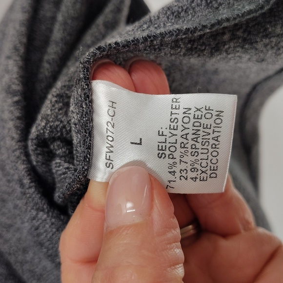 THML gray Open Neck Blouse Embroidered Flowers Size Large Sleeveless Stretch - Picture 7 of 8